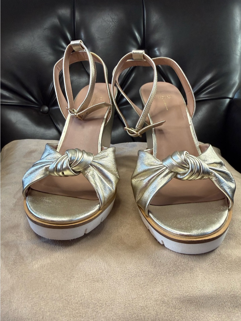 Pre-Loved Linea Paolo Eliana Wedge Sandals Platino Metallic Gold - Size 11